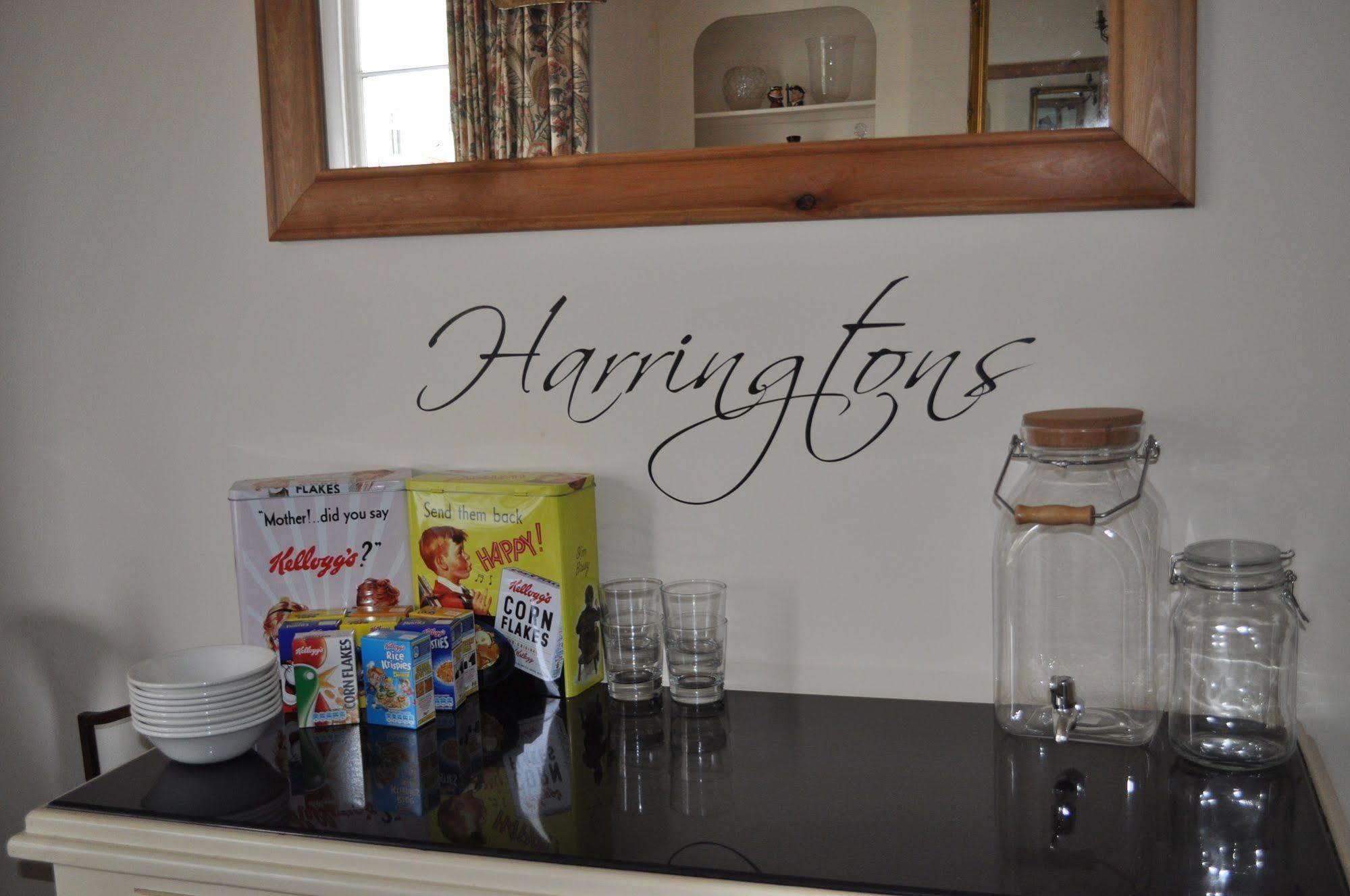 ホテル Harringtons At 14 ランディドノー エクステリア 写真